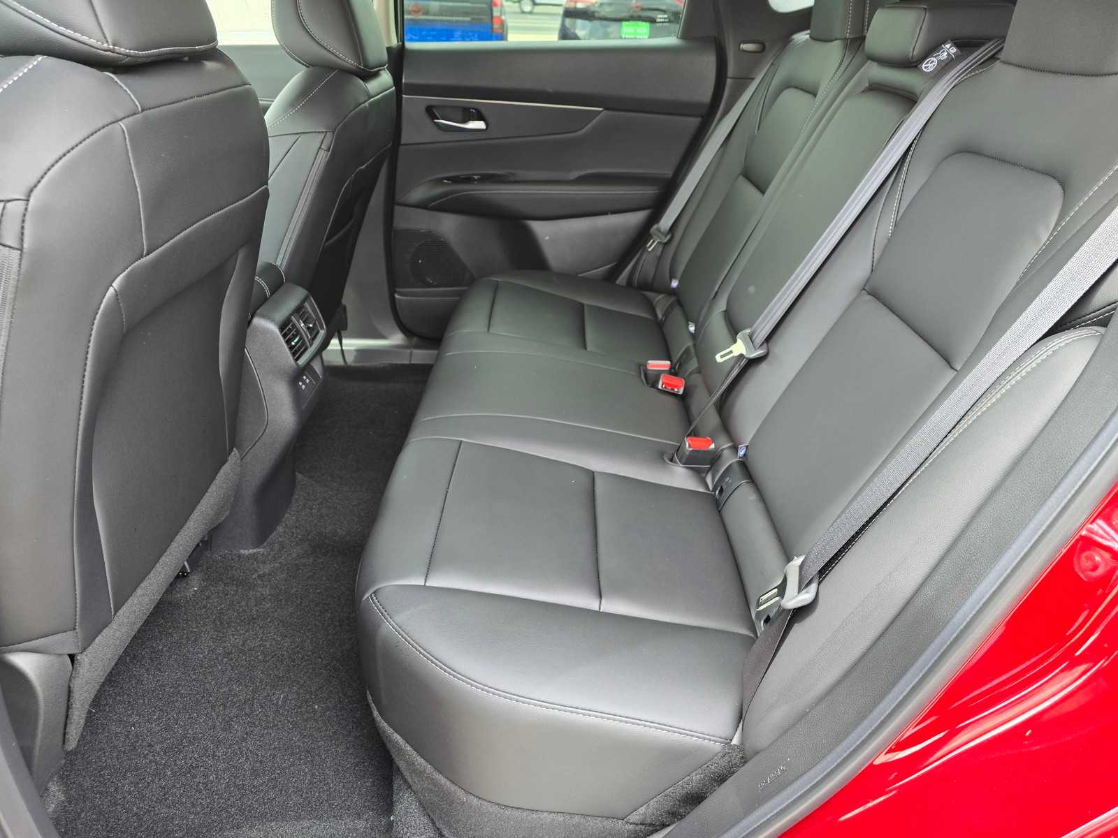 Vehicle image 13 of 26