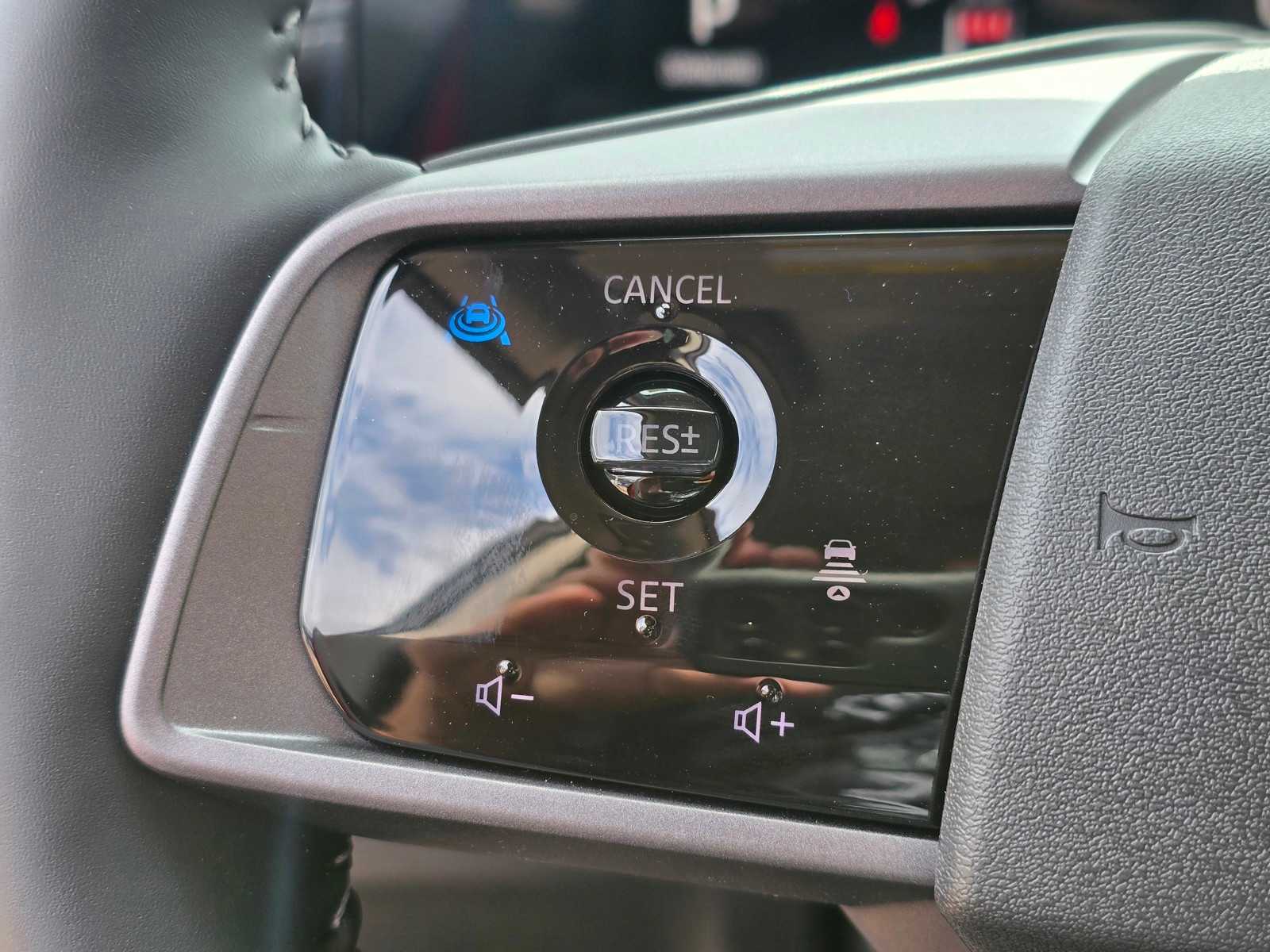 Vehicle image 25 of 26