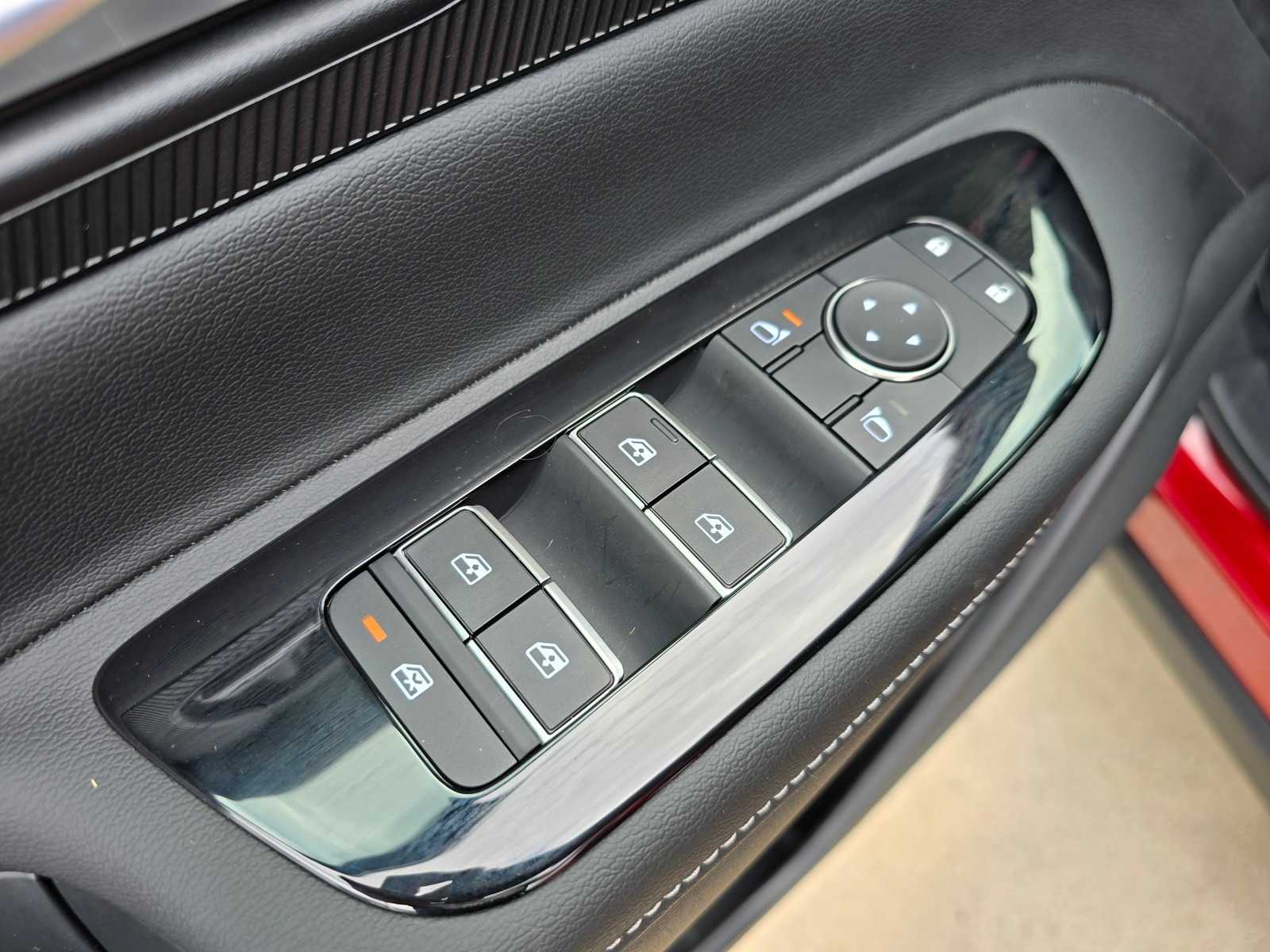Vehicle image 16 of 26