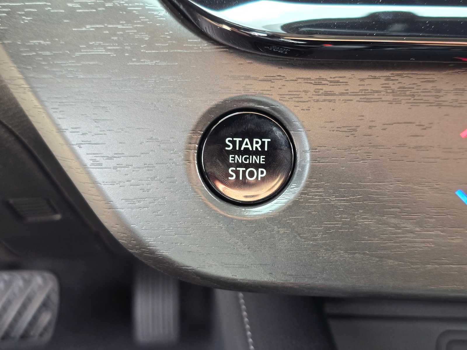 Vehicle image 21 of 26