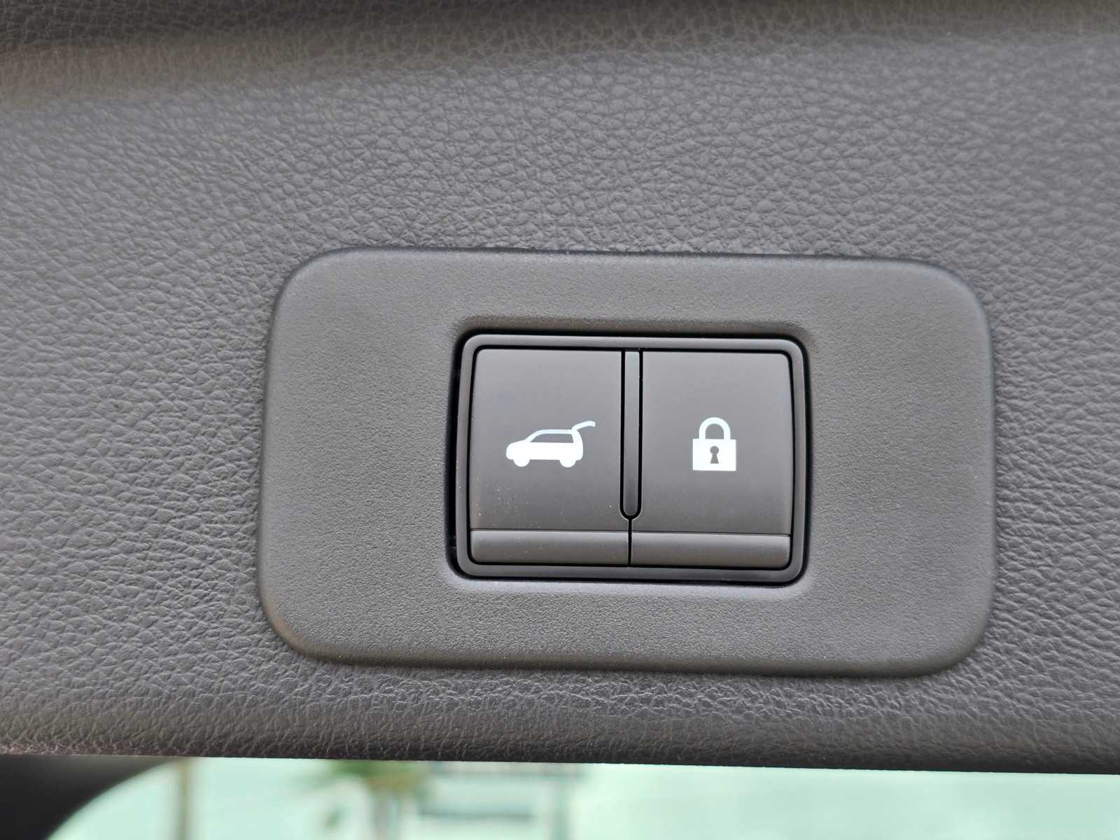 Vehicle image 12 of 26