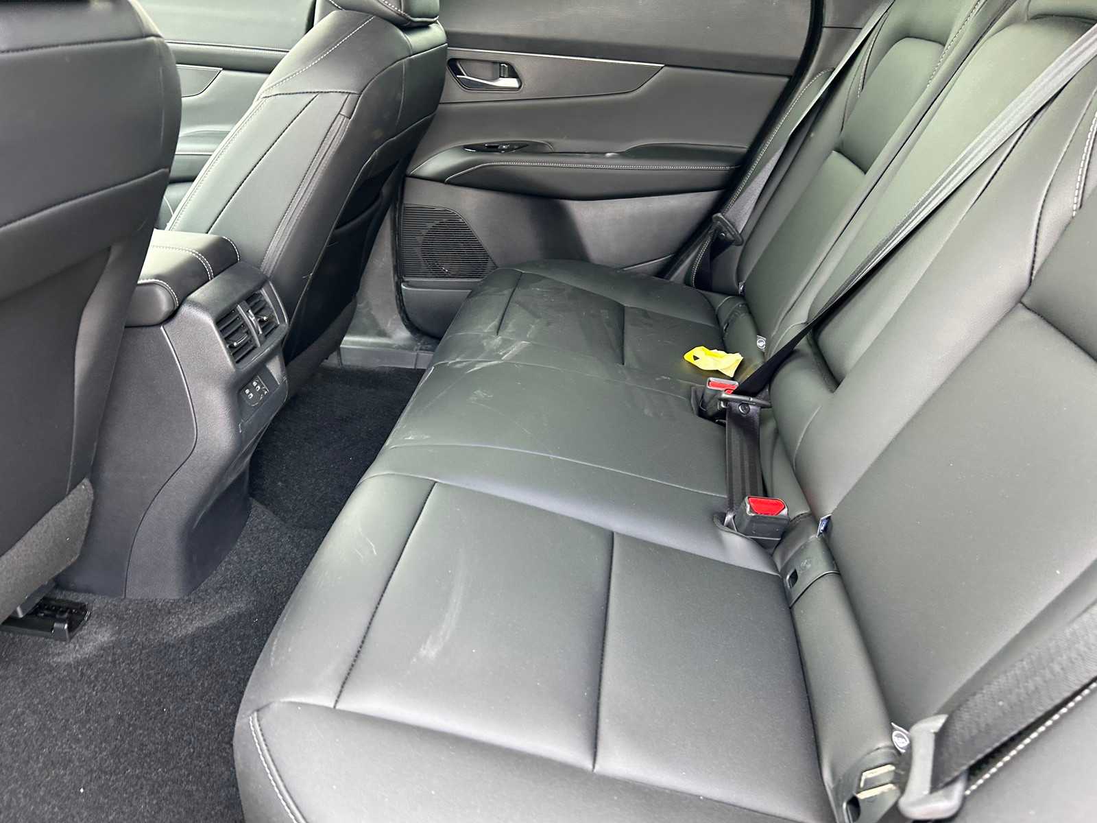 Vehicle image 9 of 16