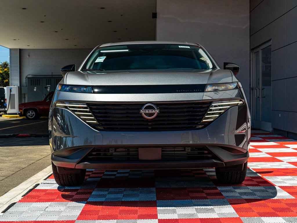 Vehicle image 2 of 11