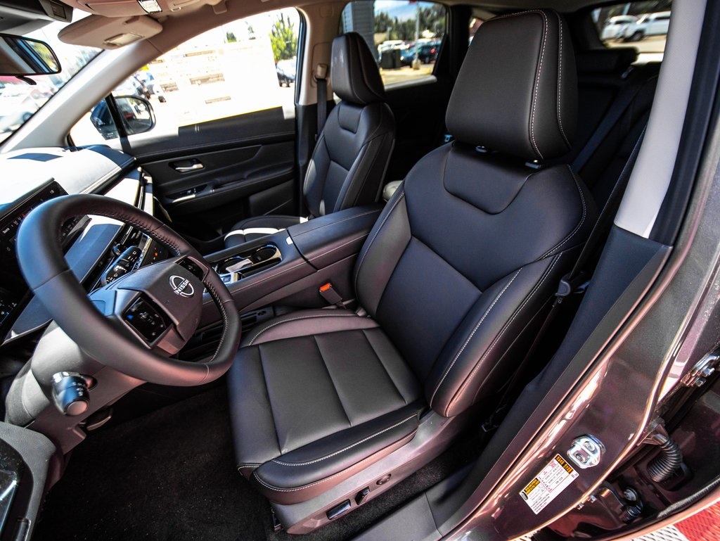 Vehicle image 10 of 11