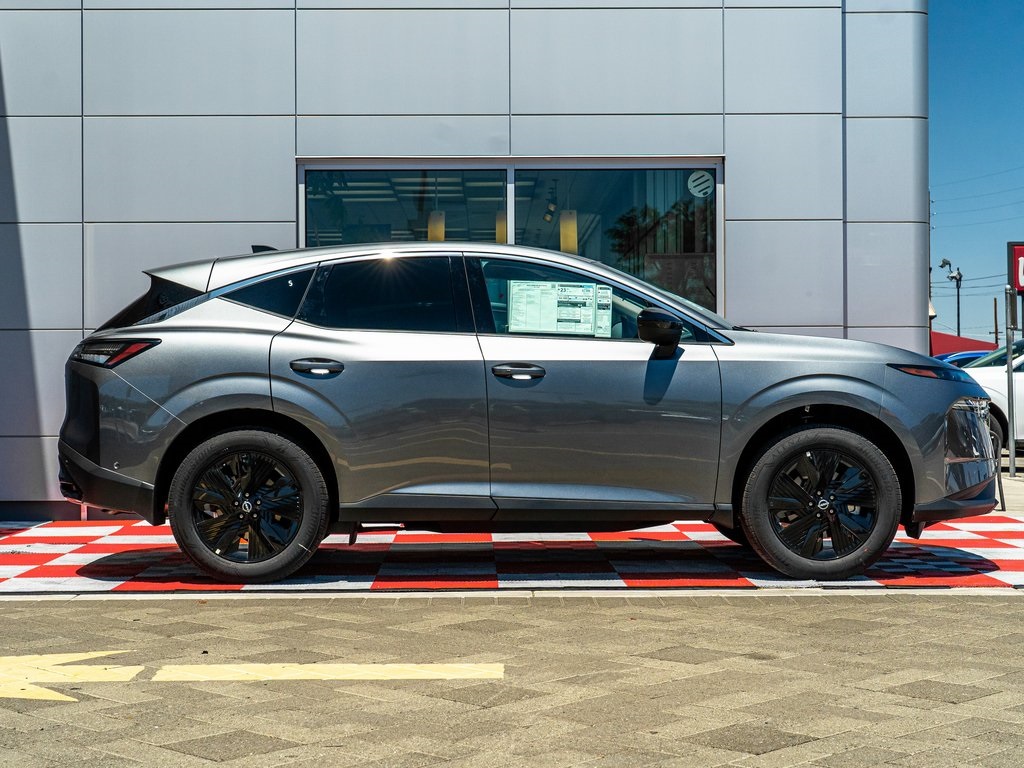 Vehicle image 4 of 11