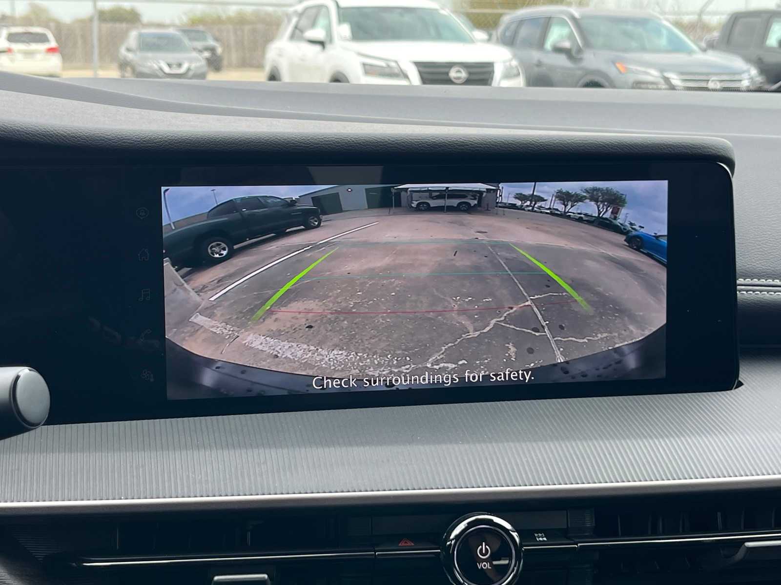 Vehicle image 18 of 22