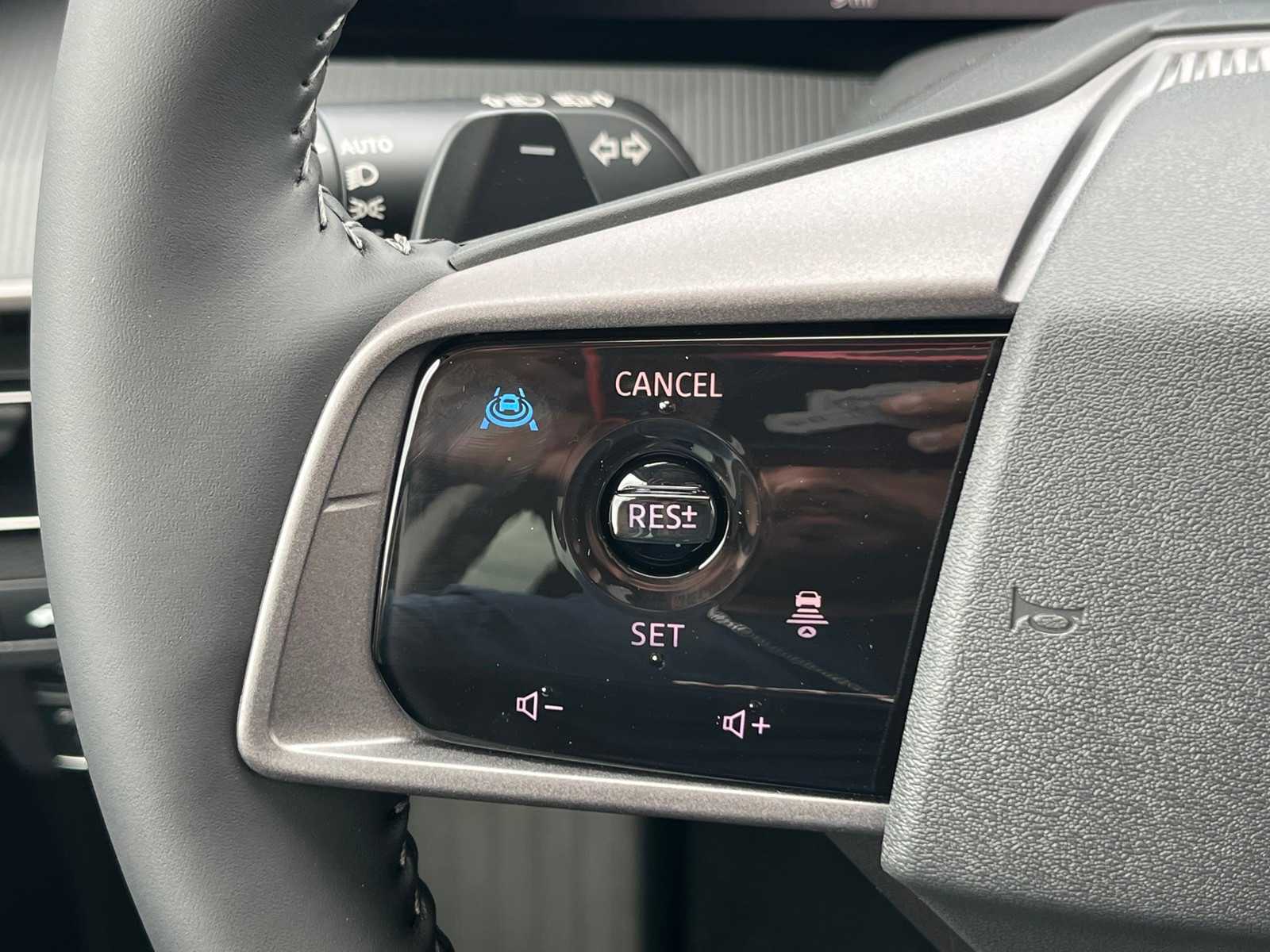 Vehicle image 20 of 22