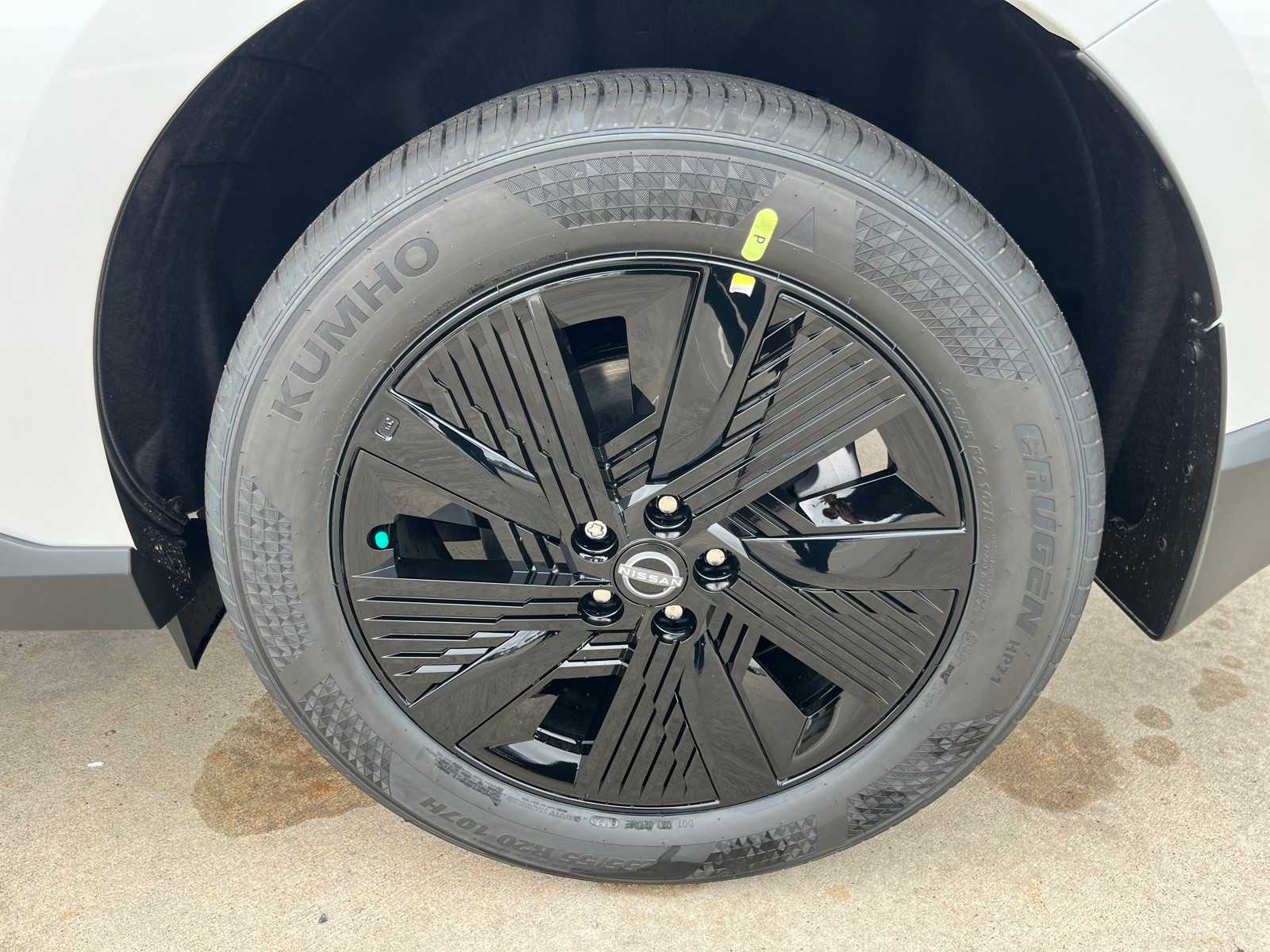 Vehicle image 9 of 22