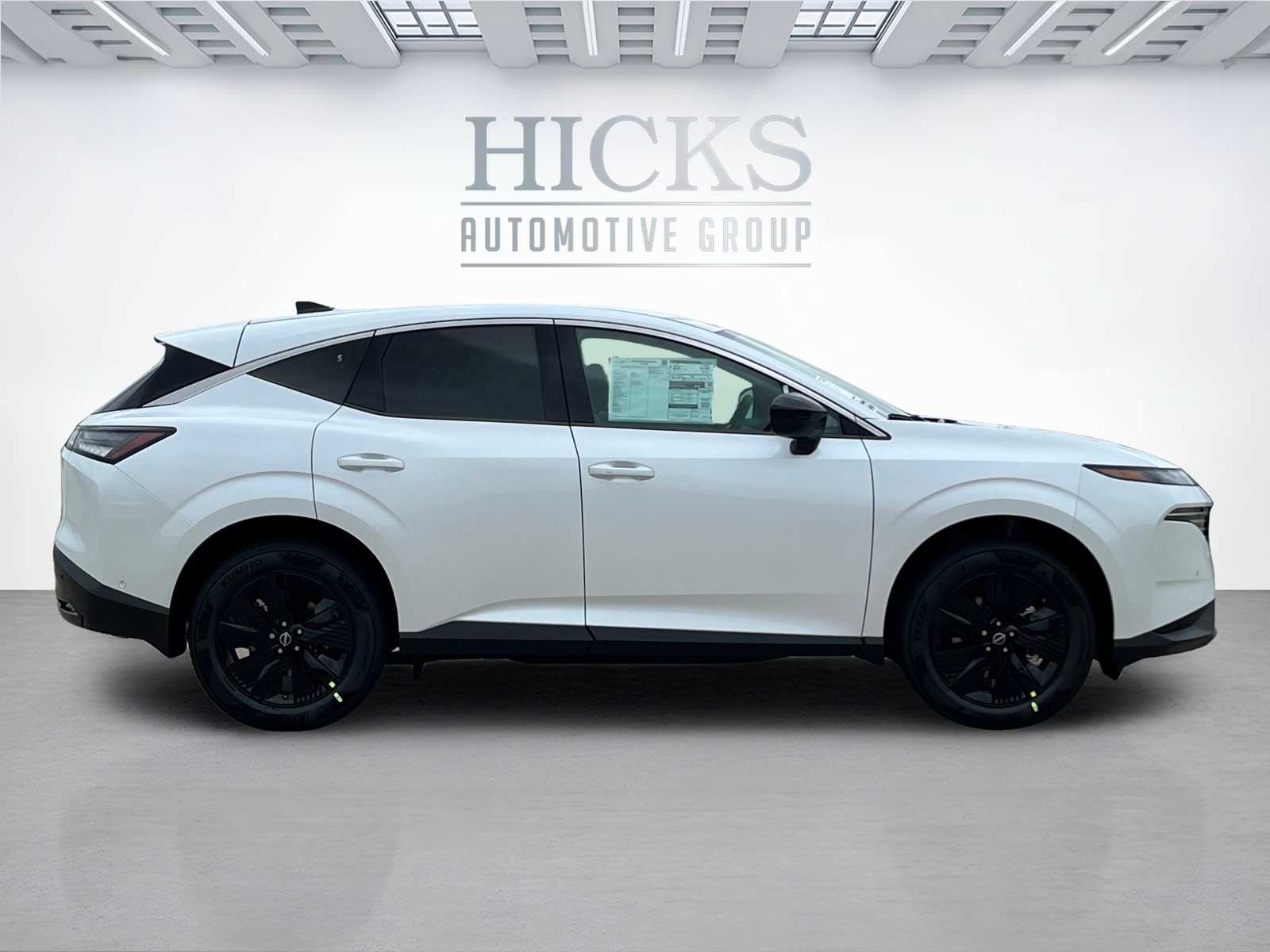 Vehicle image 4 of 22