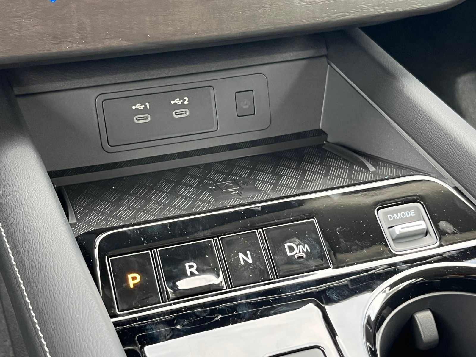 Vehicle image 16 of 22