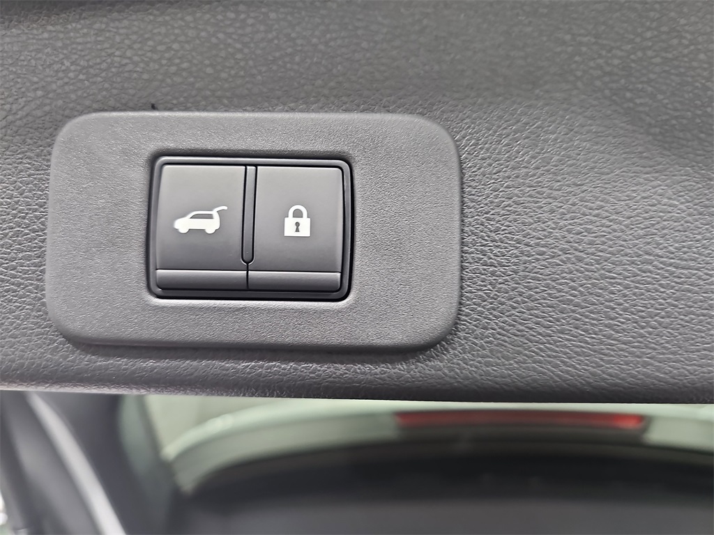 Vehicle image 13 of 35