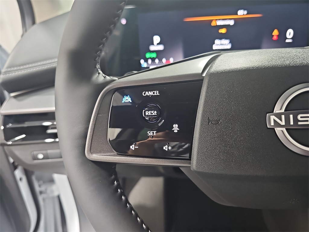 Vehicle image 17 of 35