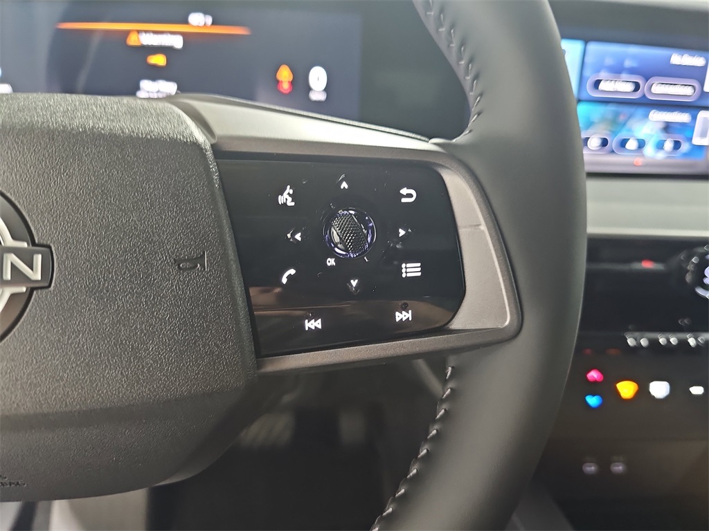 Vehicle image 18 of 35