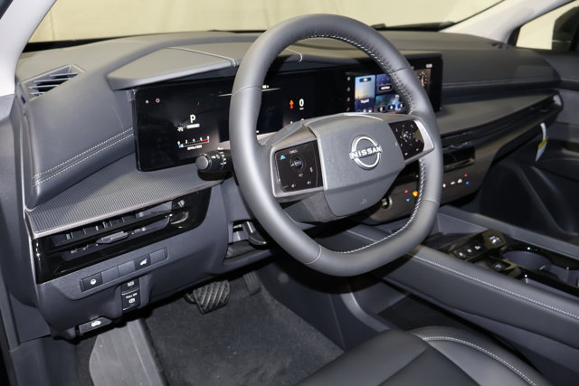 Vehicle image 12 of 32