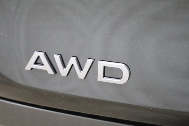 Vehicle image 6 of 32