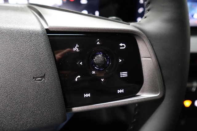 Vehicle image 17 of 32