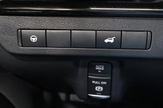 Vehicle image 14 of 32