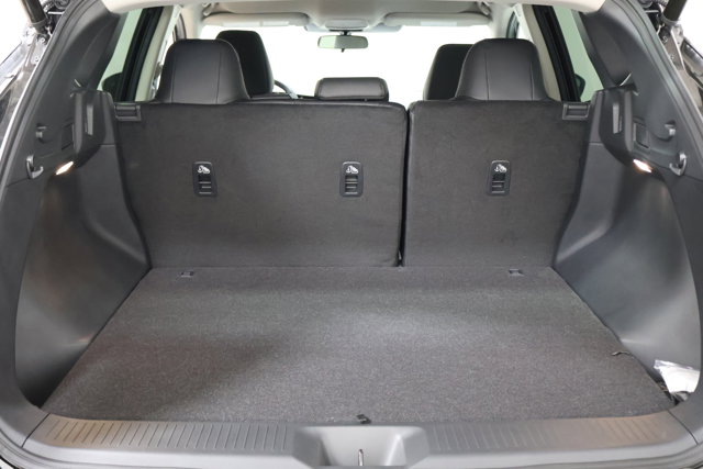 Vehicle image 7 of 32
