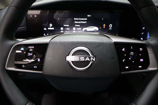 Vehicle image 15 of 32