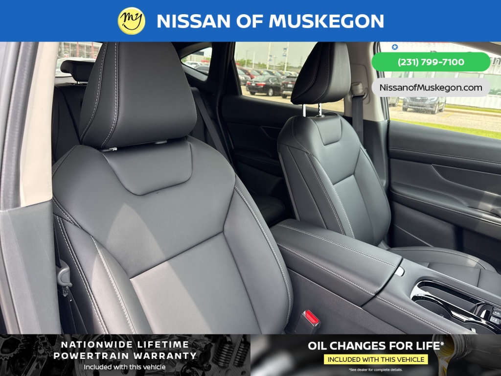 Vehicle image 28 of 29