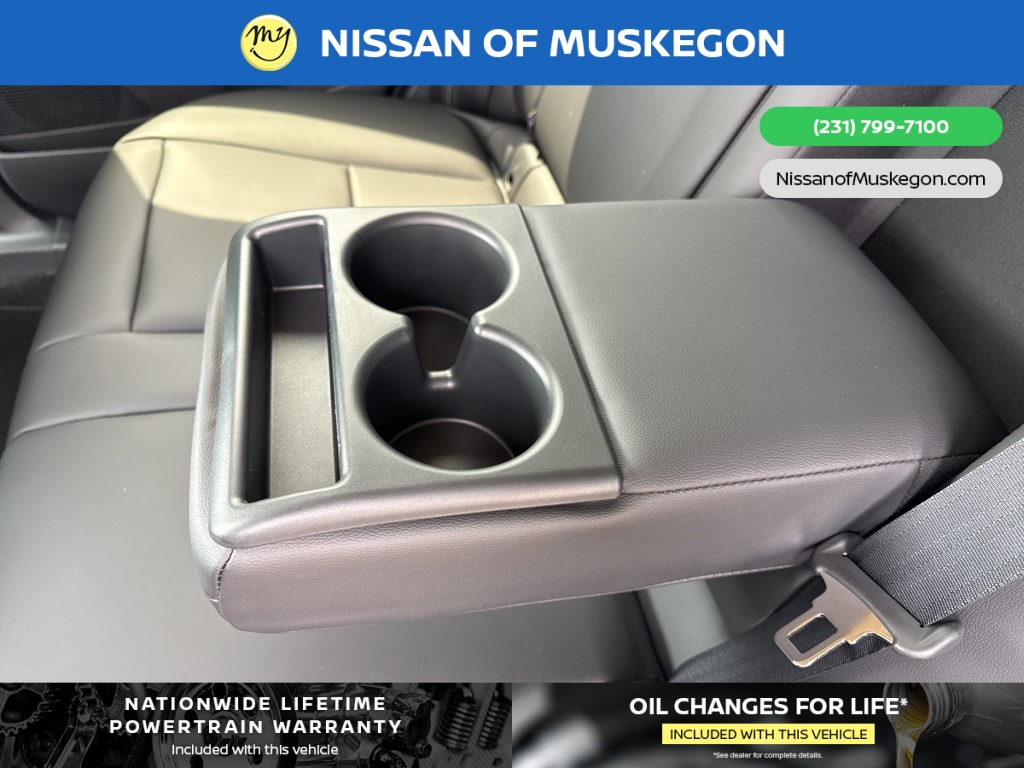 Vehicle image 24 of 29
