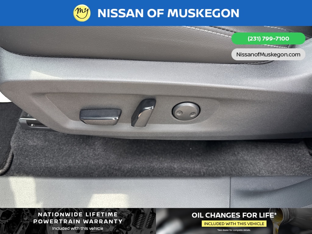 Vehicle image 11 of 29