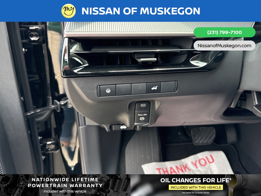 Vehicle image 13 of 29