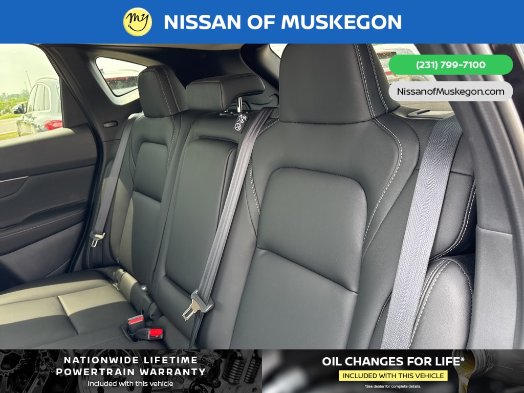 Vehicle image 23 of 29