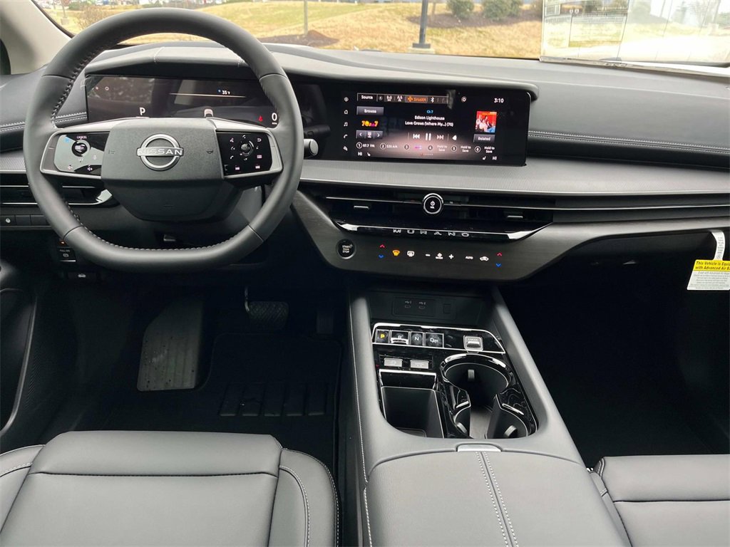 Vehicle image 17 of 33