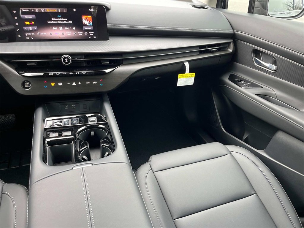 Vehicle image 18 of 33