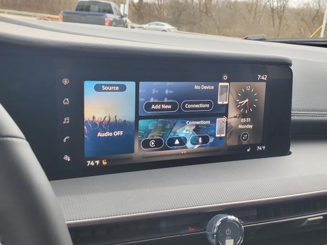 Vehicle image 21 of 26