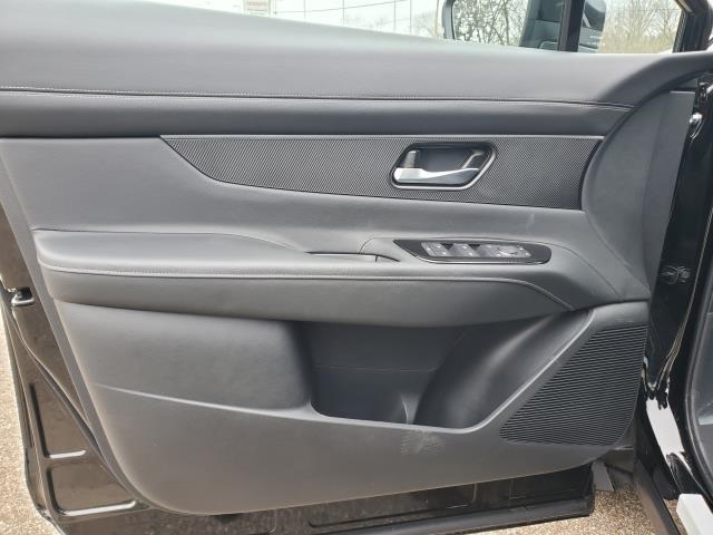 Vehicle image 11 of 26