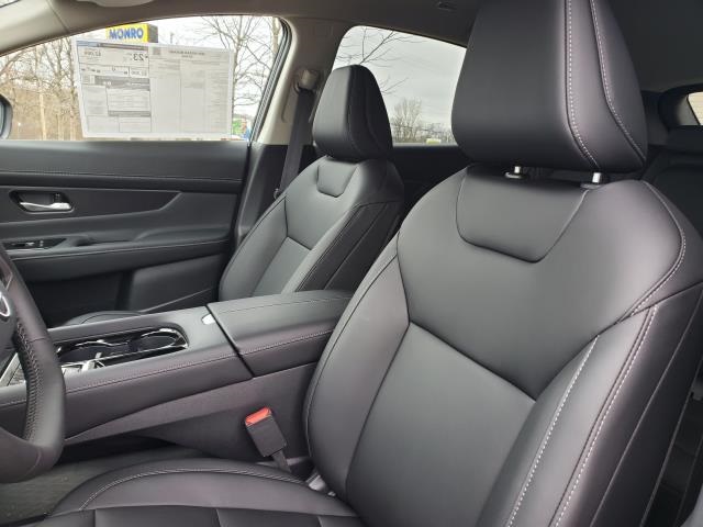 Vehicle image 14 of 26