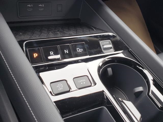 Vehicle image 24 of 26