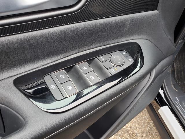 Vehicle image 12 of 26