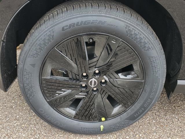 Vehicle image 5 of 26