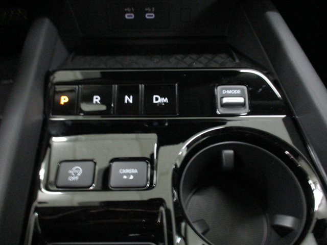 Vehicle image 27 of 31
