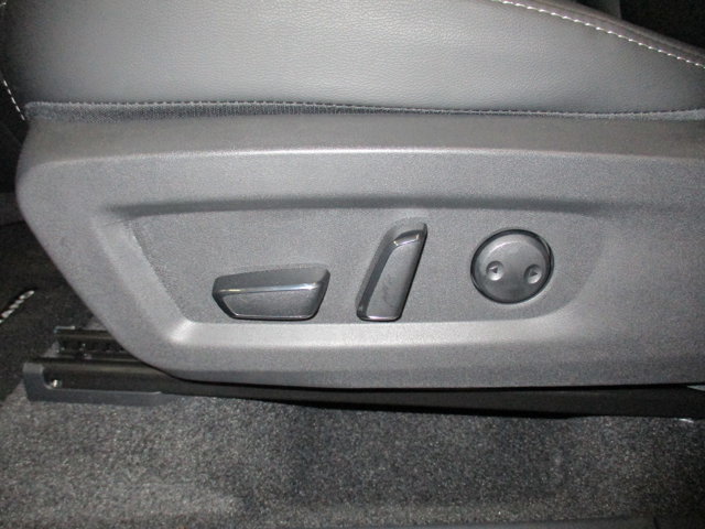 Vehicle image 17 of 31