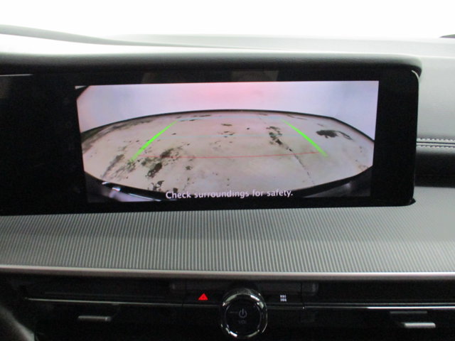 Vehicle image 24 of 31
