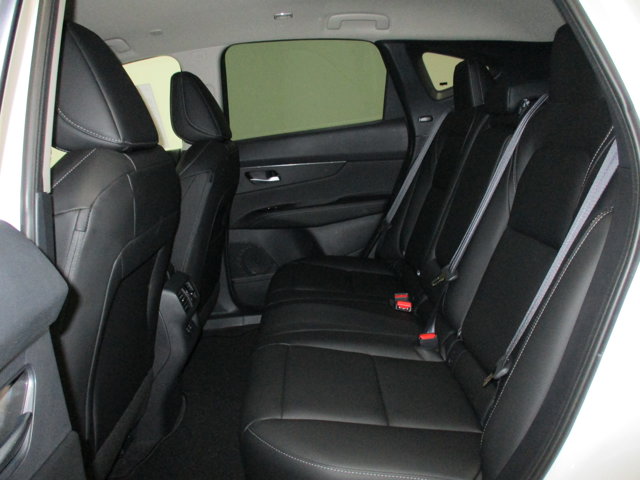 Vehicle image 28 of 31