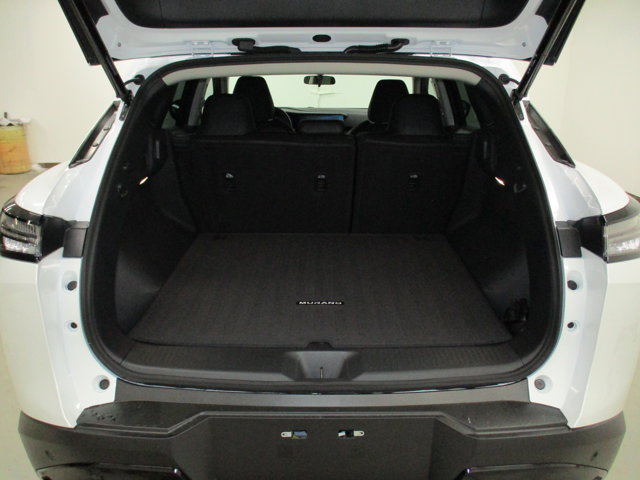 Vehicle image 9 of 31