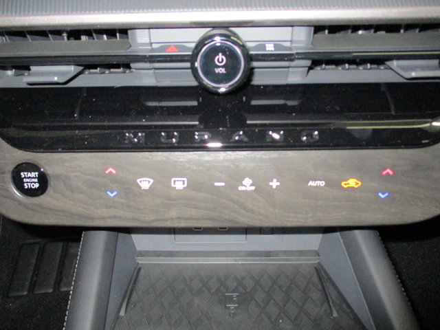 Vehicle image 26 of 31