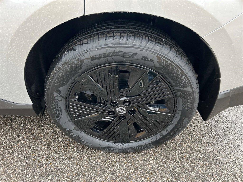 Vehicle image 12 of 35