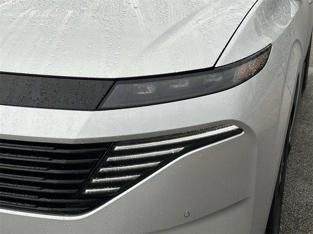 Vehicle image 10 of 35