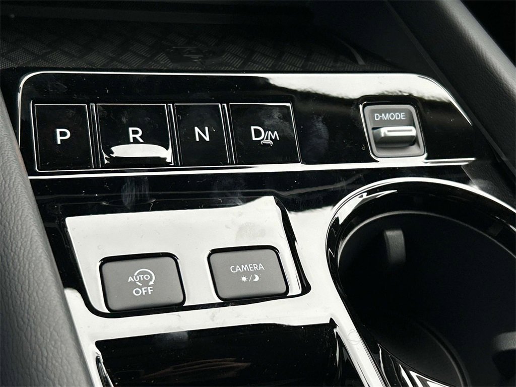 Vehicle image 33 of 35