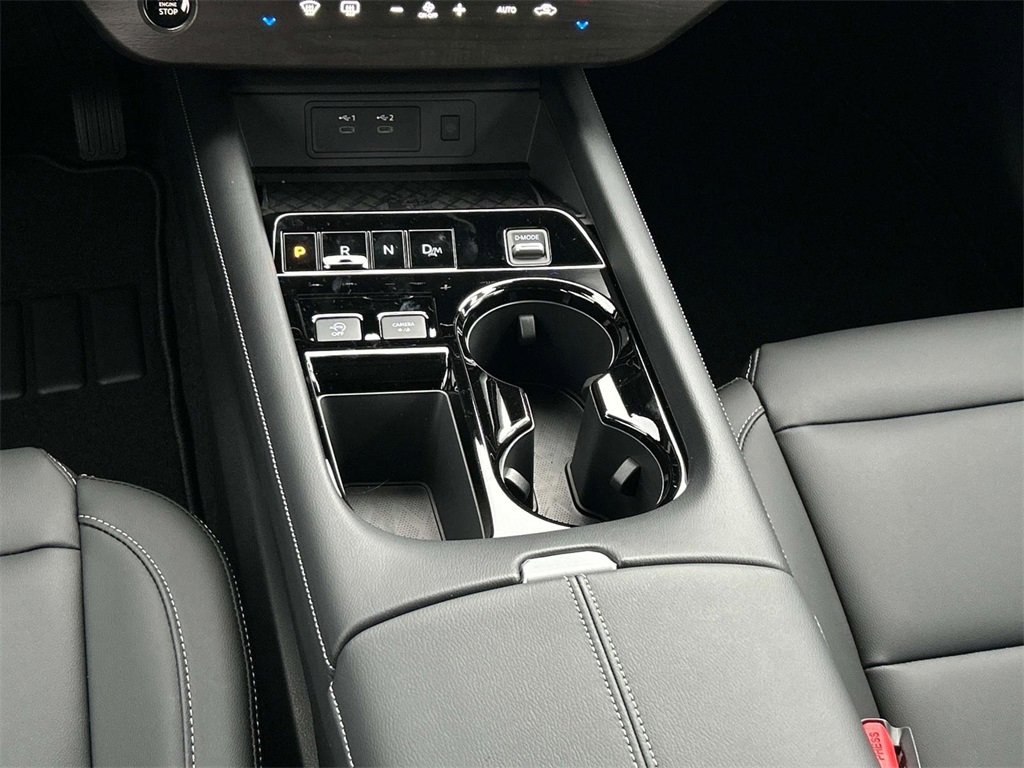 Vehicle image 18 of 35