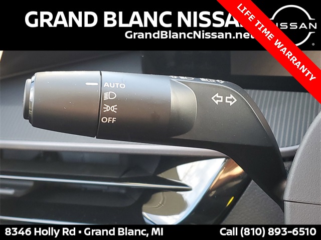 Vehicle image 11 of 32