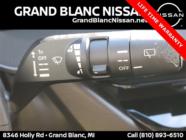 Vehicle image 12 of 32