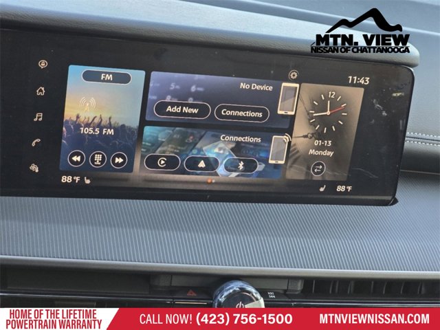Vehicle image 15 of 18