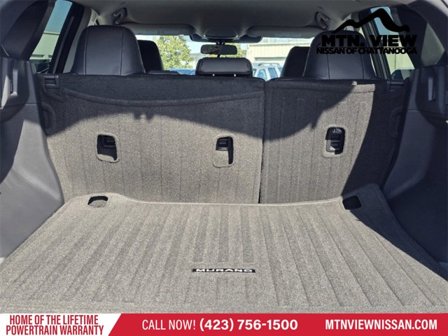 Vehicle image 11 of 18